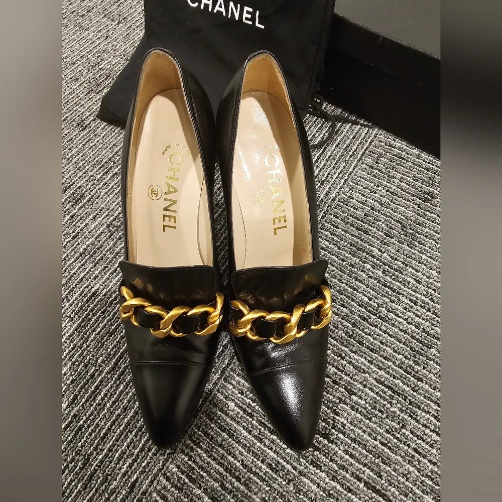 AUTHENTIC CHANEL VINTAGE NOIR CHAIN HEEL SZ 37